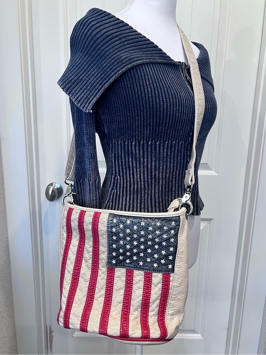 Blazin Roxx Handbags - Blazin Roxx Flag Purse Pockets Working Zippers Adjustable Strap Distressed Used